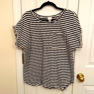 Black and White Stripe Short Sleeve Knit Top